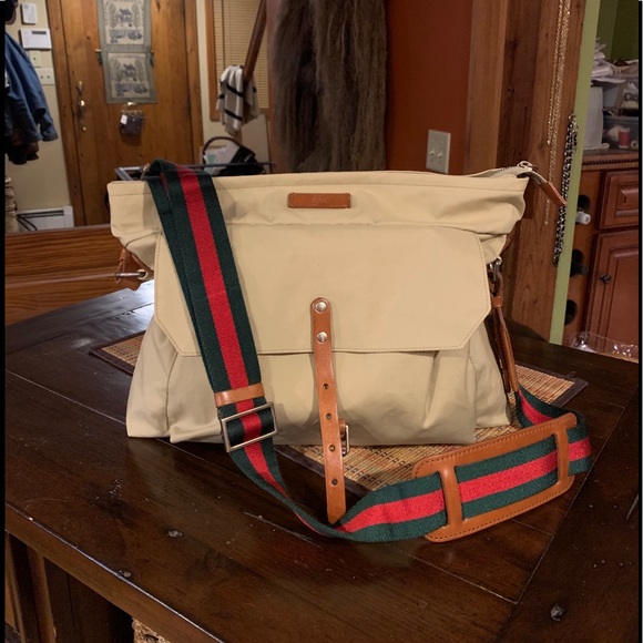 ❗️SOLD on ♏️❗️ GUCCI MESSENGER Unisex RARE Travel in Style💥♥️🔥 Beautiful - Picture 4 of 16